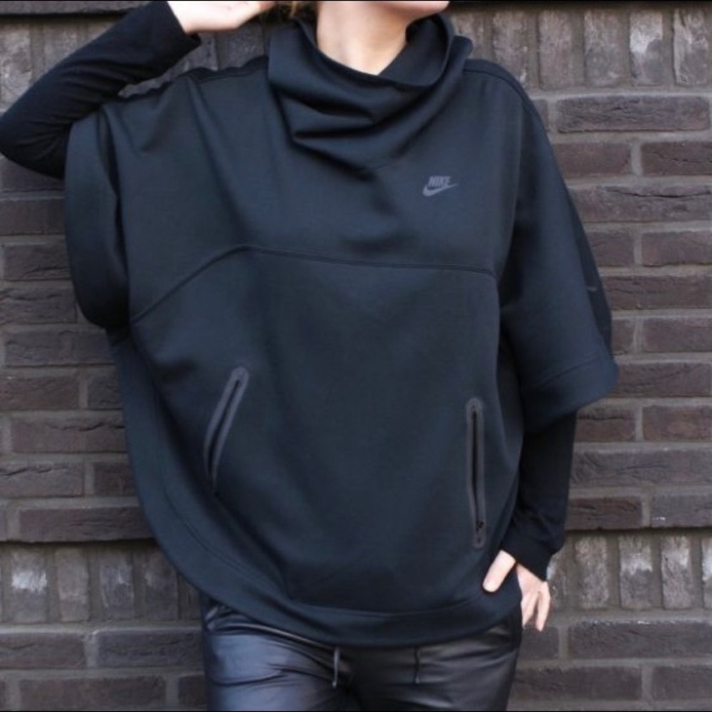 Rare Black Nike Tech Fleece Poncho